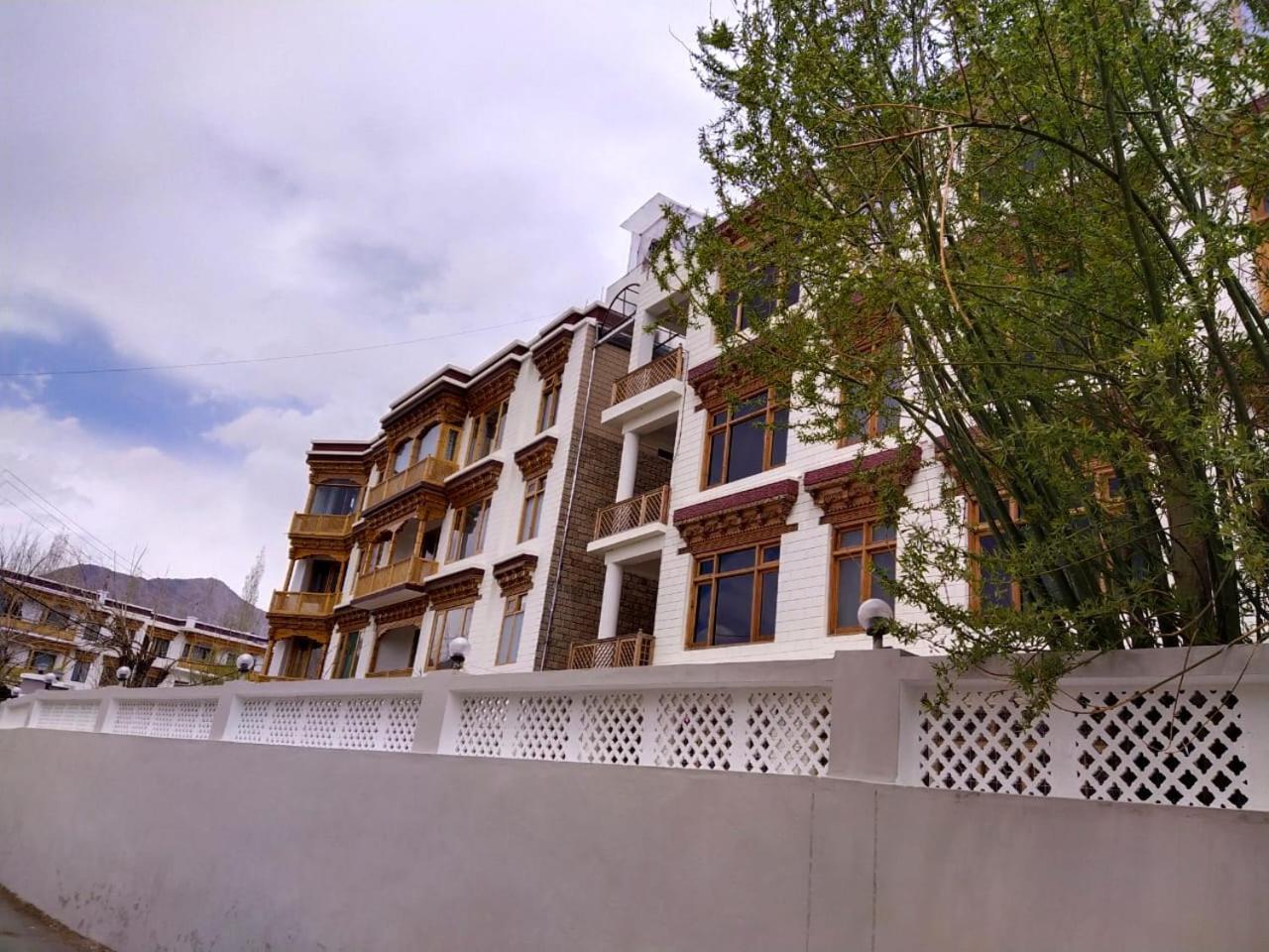 Kanishka Hotel Ladakh By Lexstays Leh Ngoại thất bức ảnh